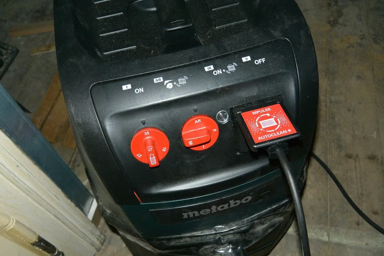 Eine Nahaufnahme des Metabo Allessaugers, dem ASR 35 M ACP.